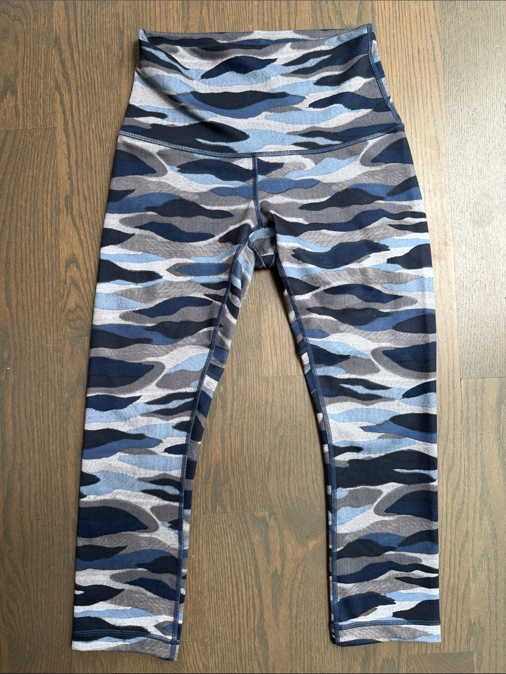 Lululemon Blue Gray Camo High-Rise Leggings Size 6 | Yoga Workout Athleisure